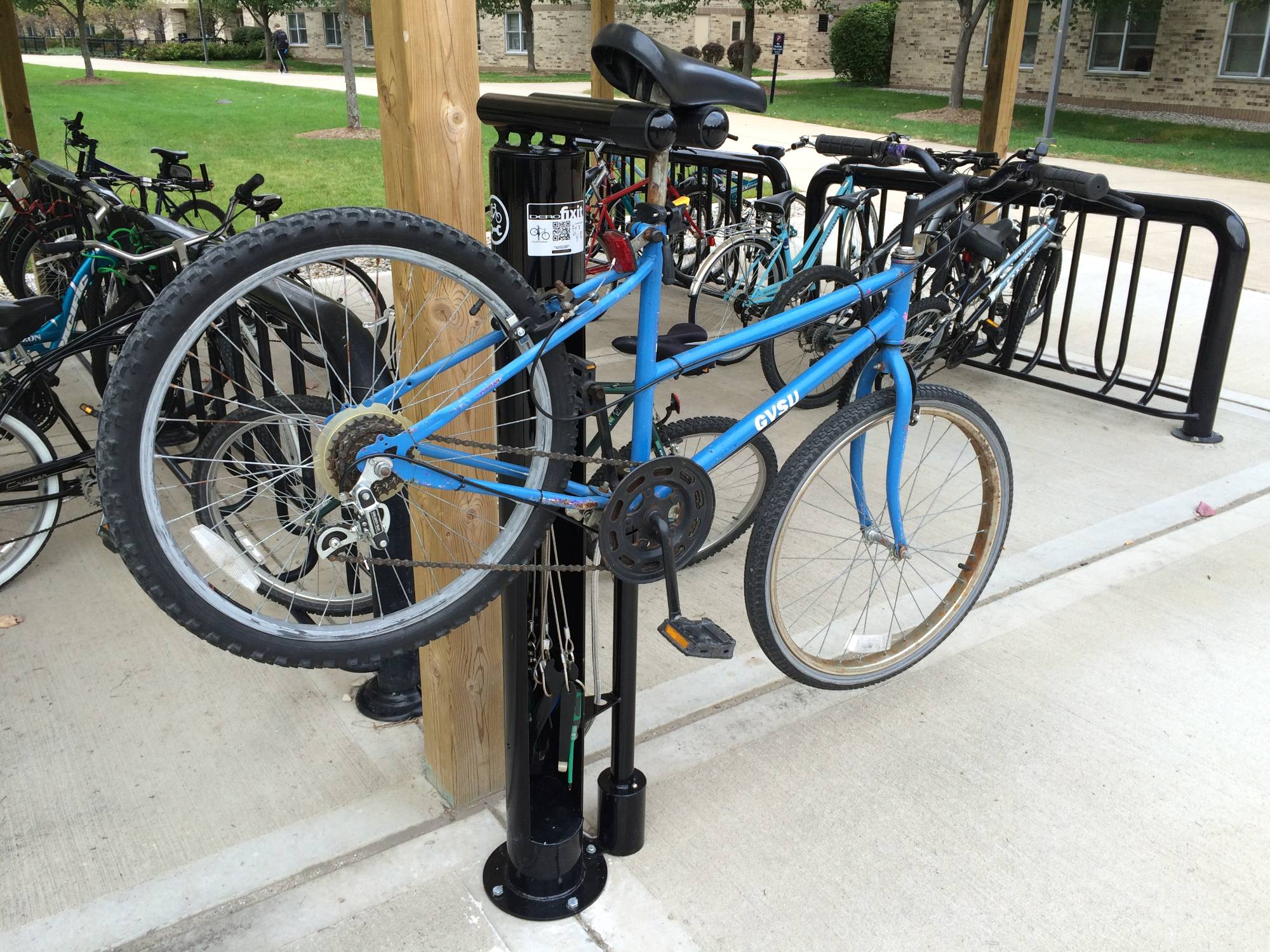 Fixit station with bike